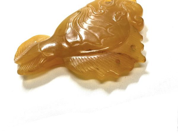 旧家より 中国美術 砡石彫刻 魚 置物 67.5g 根付 提げ物 玉石 旧家より 中国美術 砡石彫刻 魚 置物 67.5g 根付 提げ物 玉石