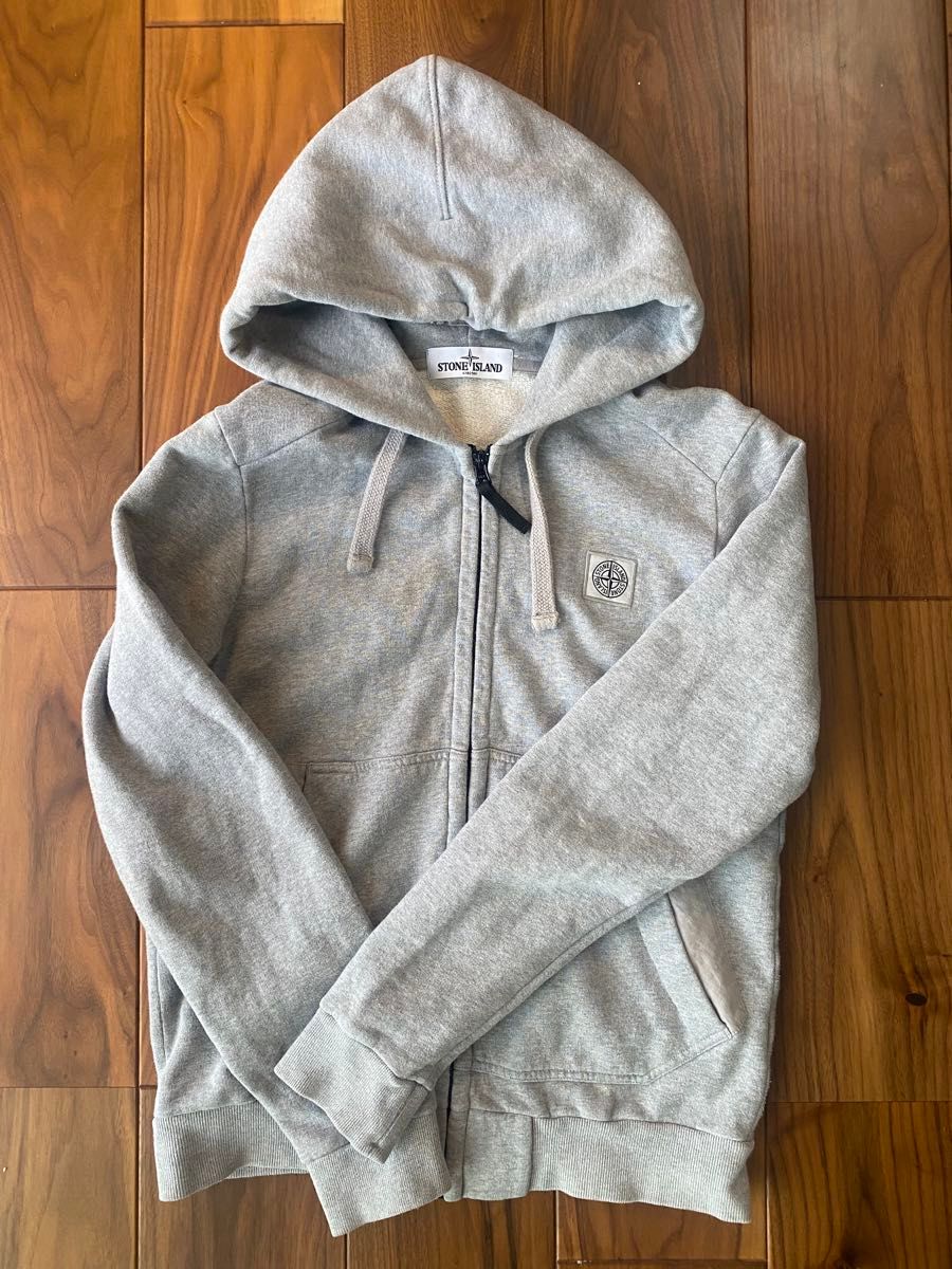 STONE ISLAND グレー フード付きパーカー S|Yahoo!フリマ(旧 STONE ISLAND グレー フード付きパーカー S|Yahoo!フリマ(旧