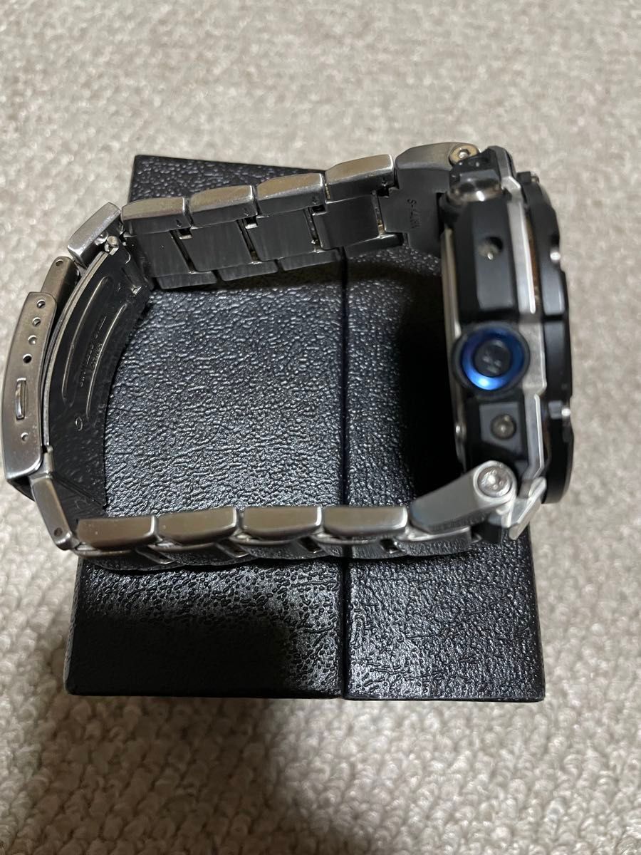 CASIO G-SHOCK G-STEEL GST-B100XA-1AJF 純正メタルバンド仕様 CASIO G-SHOCK G-STEEL GST-B100XA-1AJF 純正メタルバンド仕様