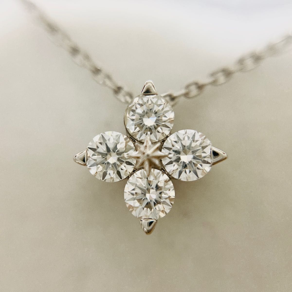 スタージュエリー 美品 0 25ct ブライテストスター pt950 スタージュエリー 美品 0 25ct ブライテストスター pt950