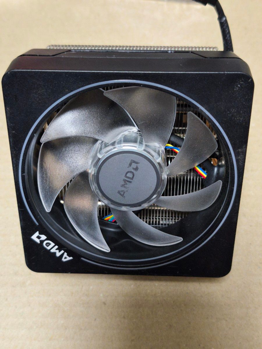 AMD 純正 新品同様 CPUクーラー Wraith Prism リテールクーラー AMD 純正 新品同様 CPUクーラー Wraith Prism リテールクーラー