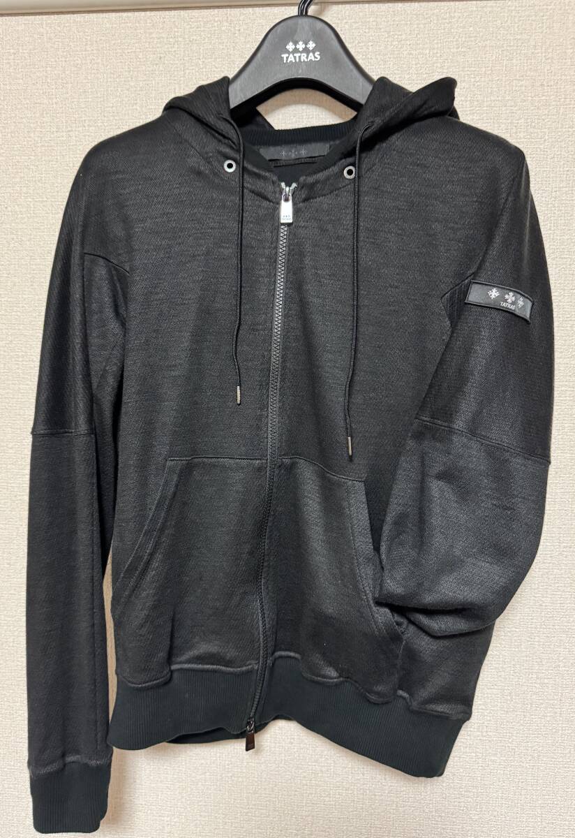 ★極美品TATRAS POLICASTRO ブラック フルジップ 01★ 極美品TATRAS POLICASTRO ブラック フルジップ パーカー01