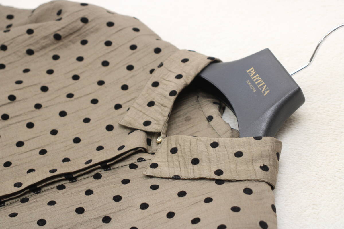 4-69 新品 フロッキードット柄ブラウス