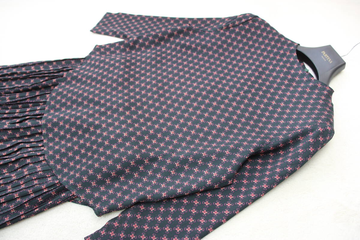 4-241 新品タグ付き 総柄トップス＆プリーツパンツセットアップ Ｍサイズ