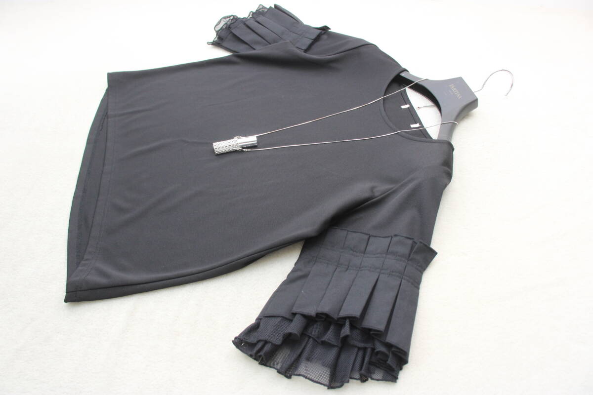 4-260 新品 レリアン制アクセサリー付 カットソー ブラック Ｆサイズ 定価￥28,000