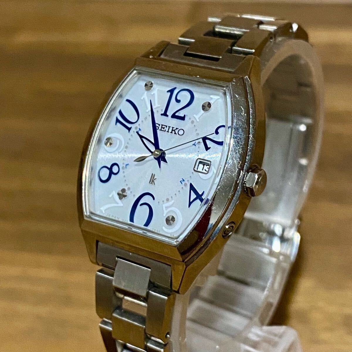 即決 電波ソーラー SEIKO LUKIA 1B22-0BC0 トノー型 セイコー 即決 電波ソーラー SEIKO LUKIA 1B22-0BC0 トノー型 セイコー