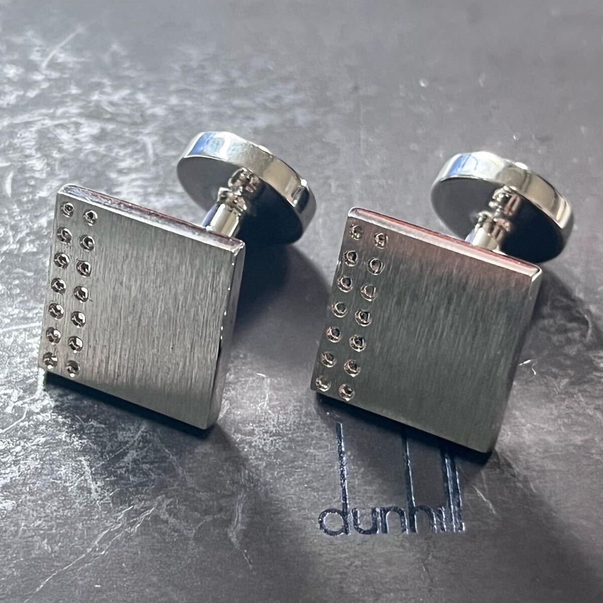 希少✨未使用✨dunhill ダンヒル カフス スクエア ドット シルバーカラー 希少 未使用 dunhill ダンヒル カフス スクエア ドット シルバー