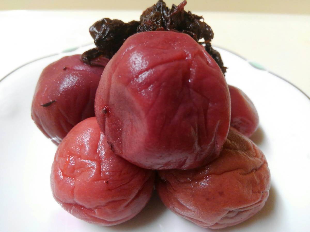北秋田阿仁産の梅と赤しそで作りました