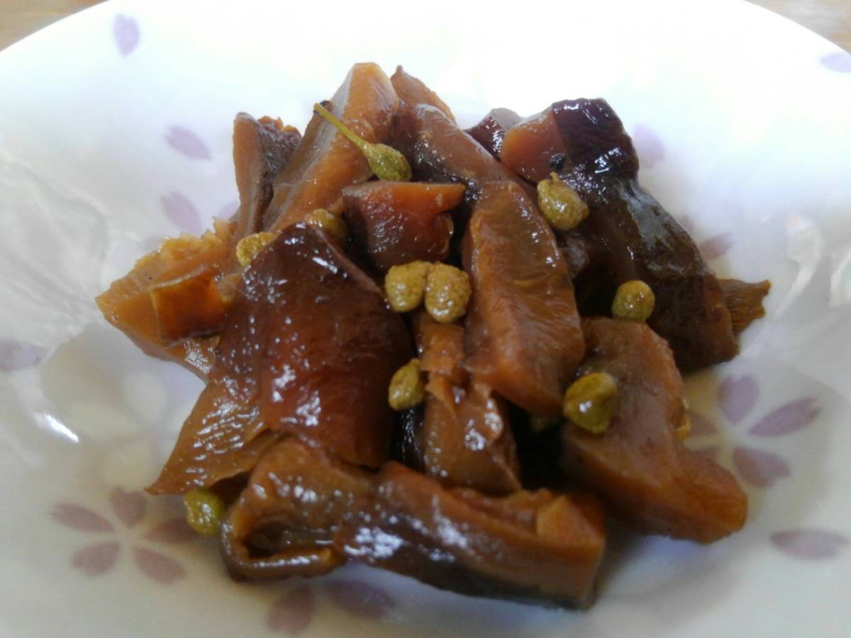 シイタケと一緒に醤油で煮て