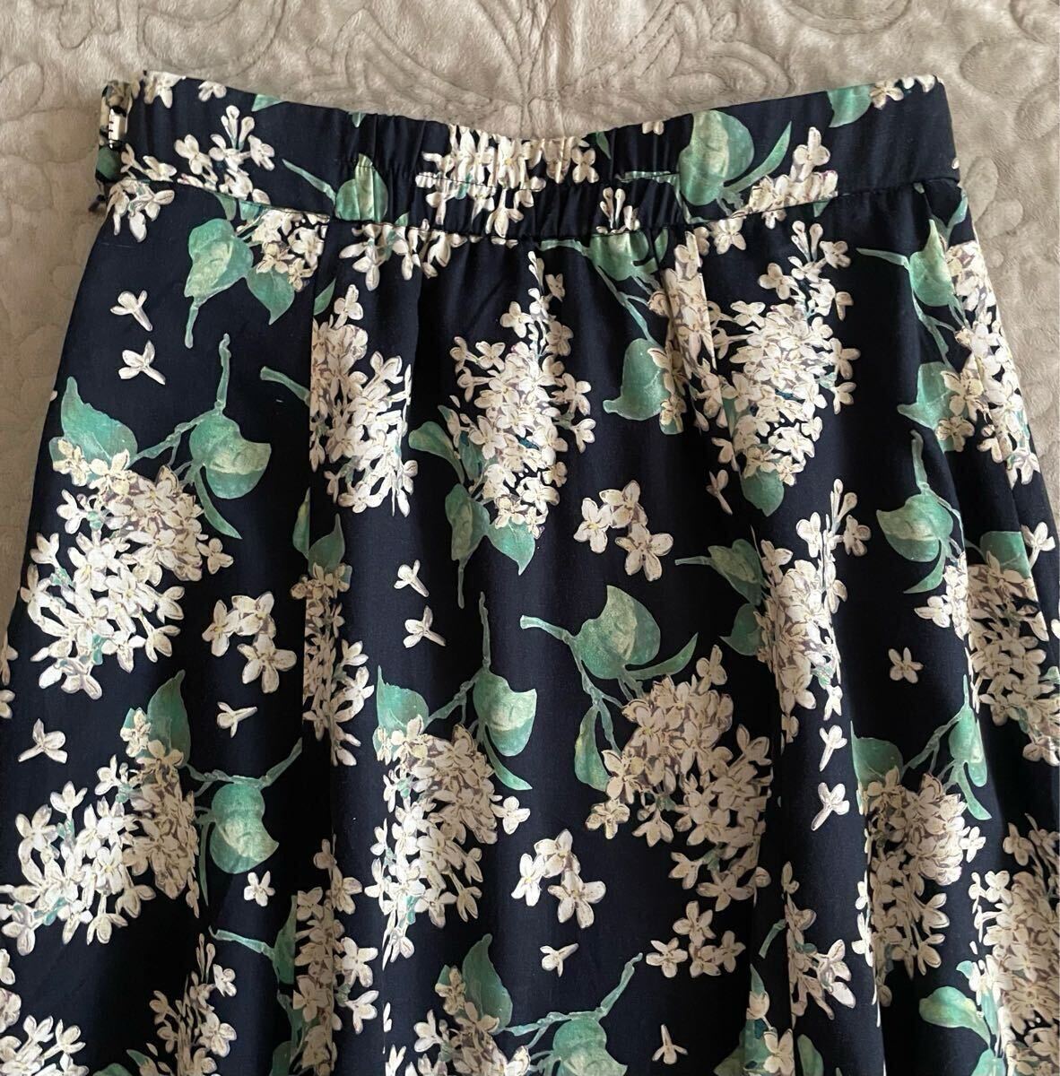 組曲リバティ　ギャザー　スカート黒アーカイブライラック　花柄　オフホワイト　黃色　緑ロング　ウエストゴム　 リヨセル KUMIKYOKU 2