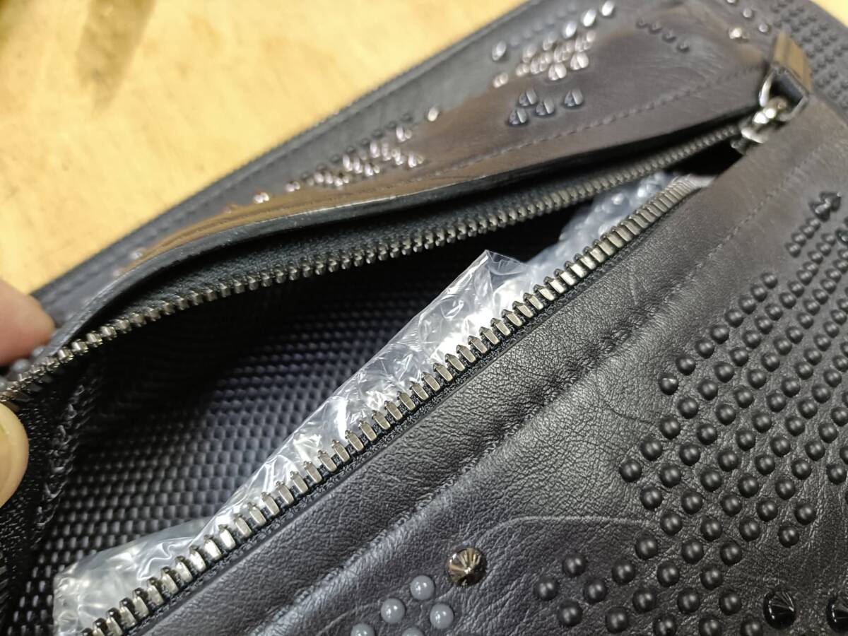 ★MCM エムシーエム クラッチバッグ ブラック レザーバック ストラップ付