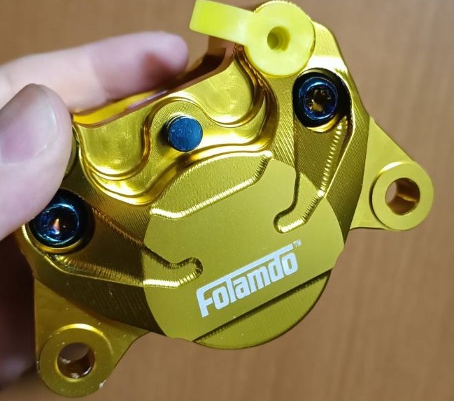 ゴールド 臺(tái)灣 カニキャリパー RPM FOLAMDO ADELIN 鍛造 2pot 84mm ブレンボ フランドー NSR ズーマー グロム シグナス CBR250R PCX