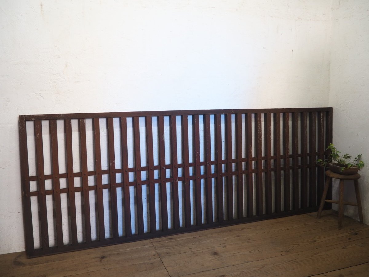 タ荷N0982◆②H96cm×W260cm◆アンティーク◆橫長サイズの大きい木制フェンス◆手摺り パーティション 沖立 間仕切り レトロN(ヤF)笹1