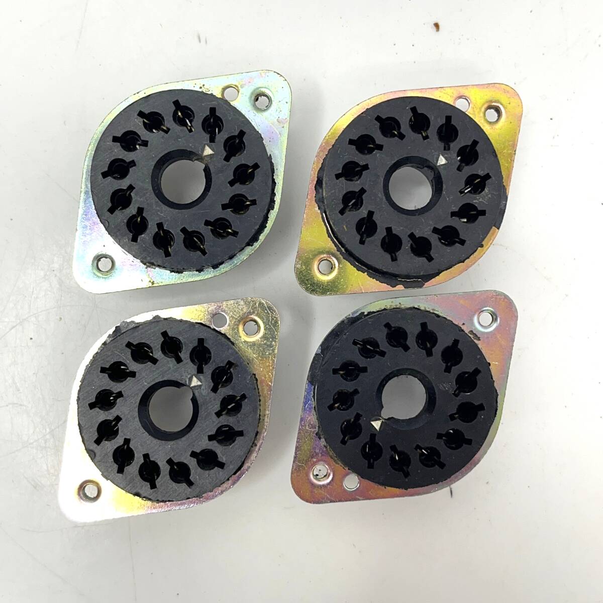 (志)丸形ソケット 13ピン 13P 4點(diǎn)セット パーツ 部品 検)真空管ソケット 真空管アンプ 音響 オーディオ機(jī)器 (o)0517M