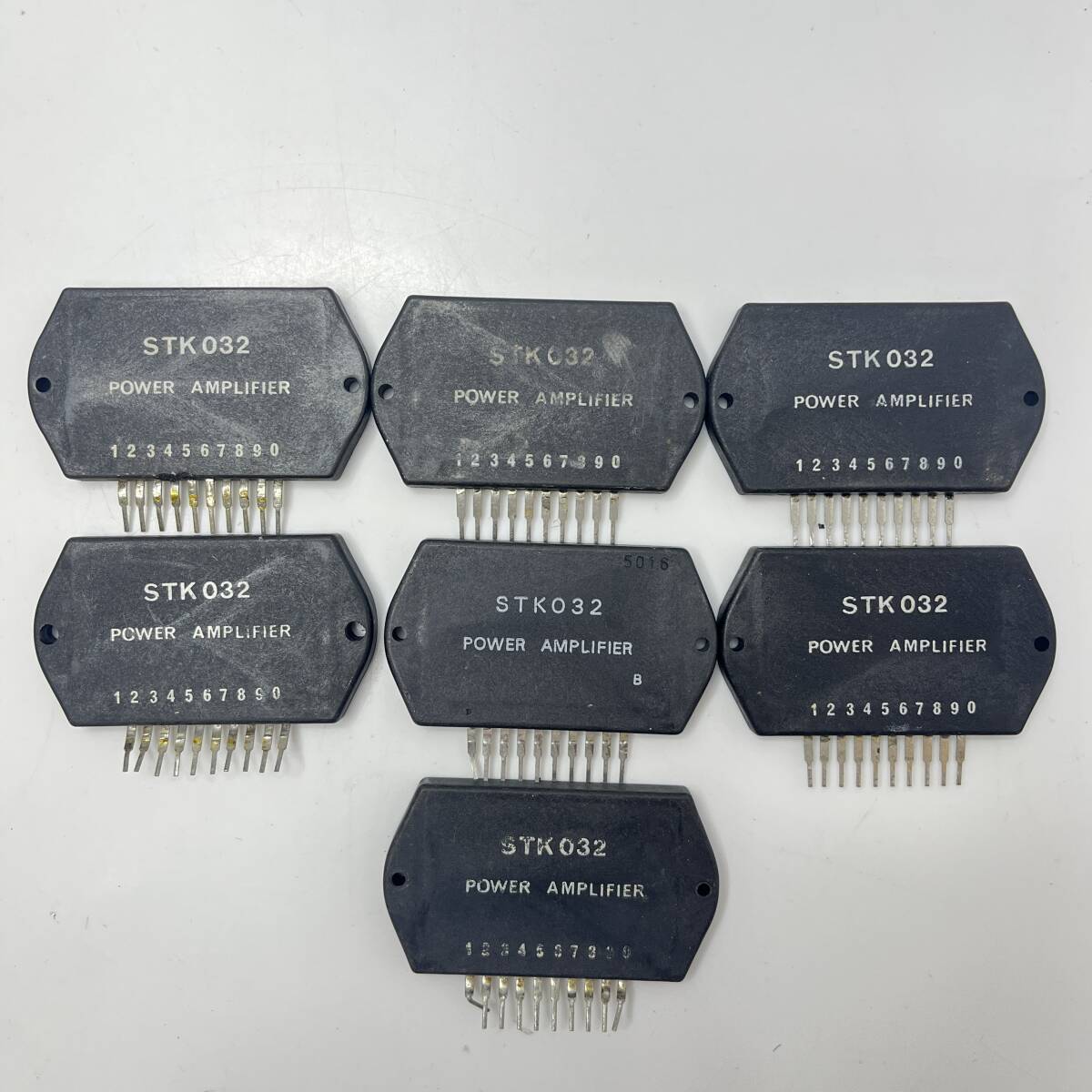 (志)sanyo/三洋 サンヨー STK032 パワーアンプモジュール 7点セット パーツ 部品 検)真空管アンプ 音響 オーディオ機器 (o)0531S_画像1