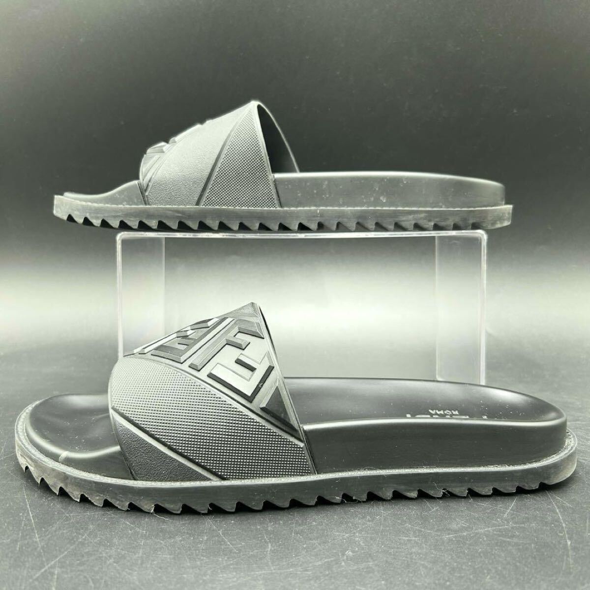 1円 【未使用級】 FENDI フェンディ 【圧倒的高級感】 エンボス加工 メンズ ズッカ シャワーサンダル サンダル ラバー ブラック 黒 27cm位