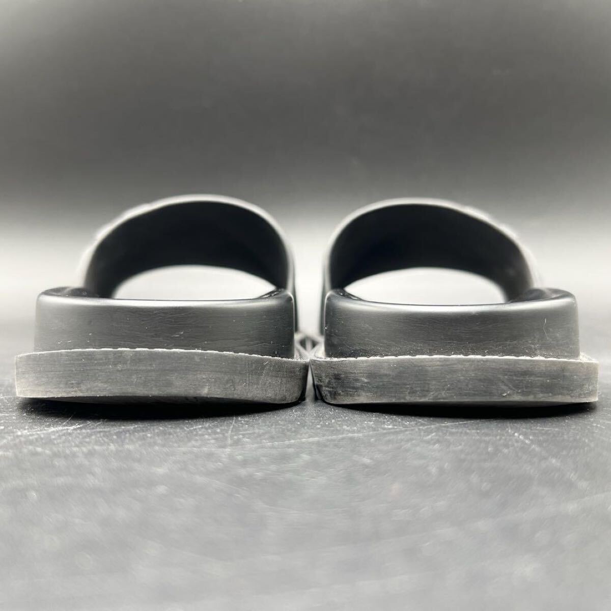 1円 【未使用級】 FENDI フェンディ 【圧倒的高級感】 エンボス加工 メンズ ズッカ シャワーサンダル サンダル ラバー ブラック 黒 27cm位