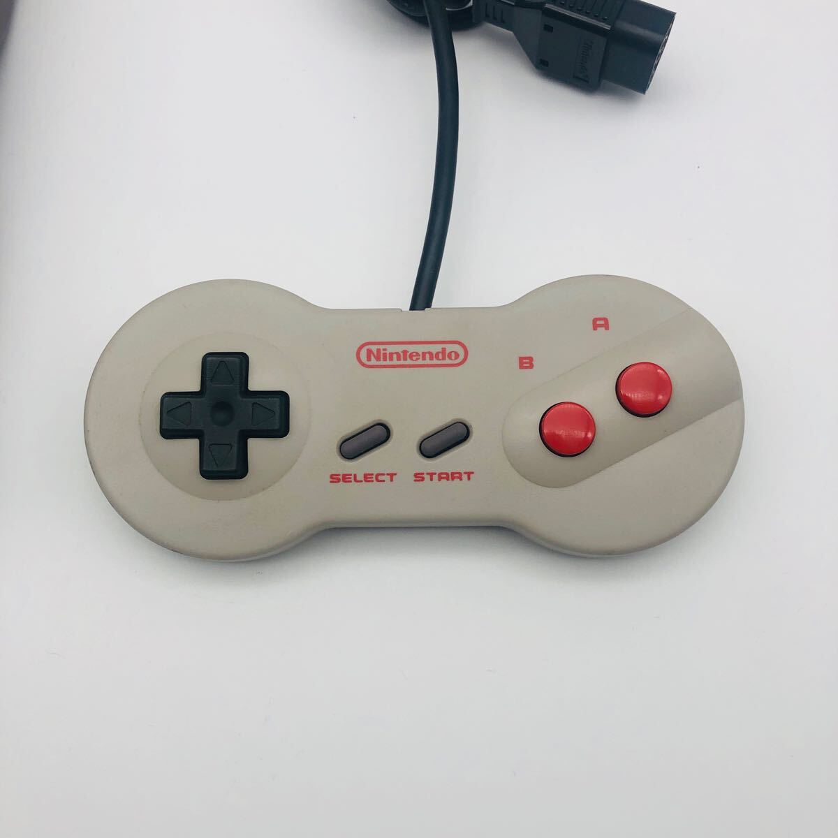 動作確認済み】任天堂 ニューファミコン 本体+コントローラー2個