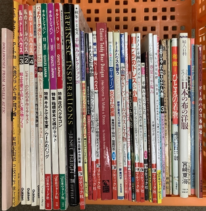 2 手芸 関連本 35冊以上 セット ドールハウス 手編み キルト_画像1