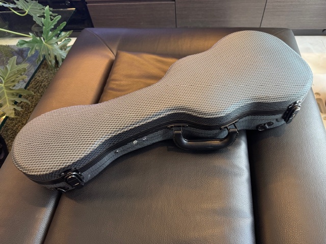 KALA カラ コンサートウクレレ用 ABS Molded Plastic ハードケース (HC-CHAR-C) お譲りします。