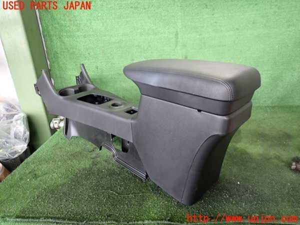 2UPJ-27097540]アウトランダーPHEV(GG2W)センターコンソール 中古