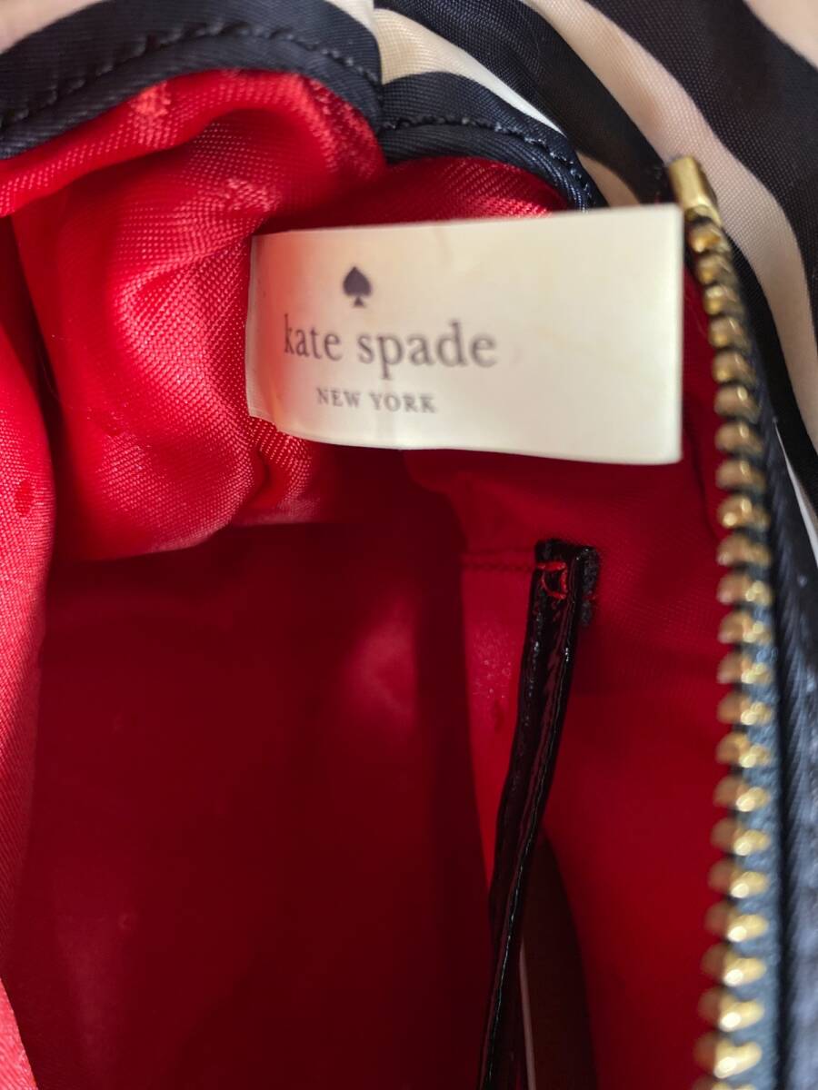 Kate Spade нейлон лента Kate Spade ручная сумочка цвет белый / чёрный б/у товар SKH4604