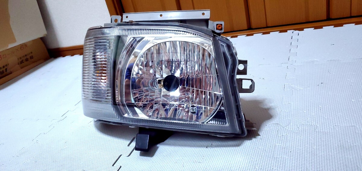 * бесплатная доставка * прекрасный товар 200 серия Hiace 1 type 2 type оригинальный передняя фара правая сторона ( водительское сиденье сторона ) повреждение нет KOITO26-117 HCR-184 гравировка 48