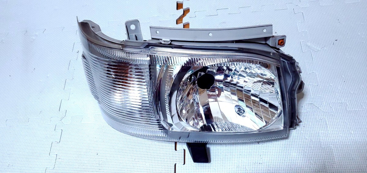 * бесплатная доставка * прекрасный товар 200 серия Hiace 1 type 2 type оригинальный передняя фара правая сторона ( водительское сиденье сторона ) повреждение нет KOITO26-117 HCR-184 гравировка 48