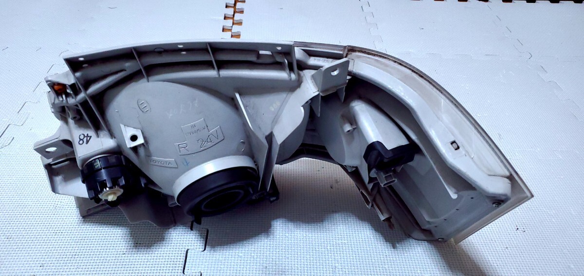 * бесплатная доставка * прекрасный товар 200 серия Hiace 1 type 2 type оригинальный передняя фара правая сторона ( водительское сиденье сторона ) повреждение нет KOITO26-117 HCR-184 гравировка 48