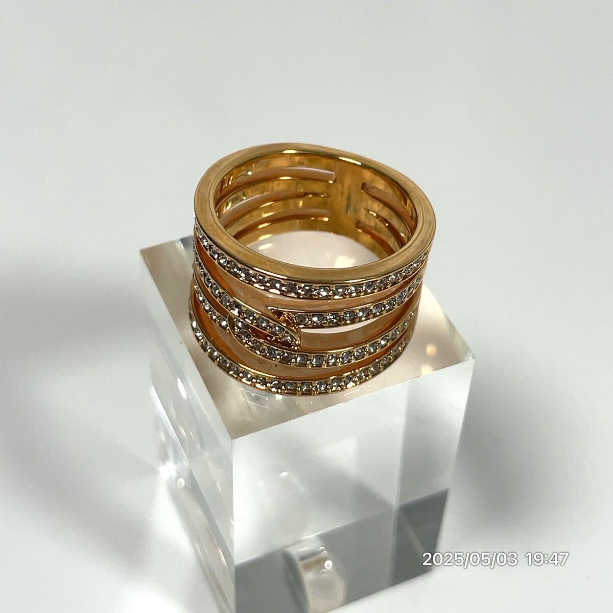 SWAROVSKI スワロフスキー コイルモチーフ ゴールドカラーボディ クリスタル ジルコニア リング 指輪 アクセサリー 装飾品