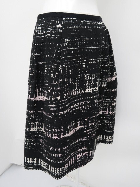 FOXEY　BOUTIQUE　スカート（ジョルジュサンク）35247　ブラック　16年　40　ロゴプレート　中古A1　AP-108855