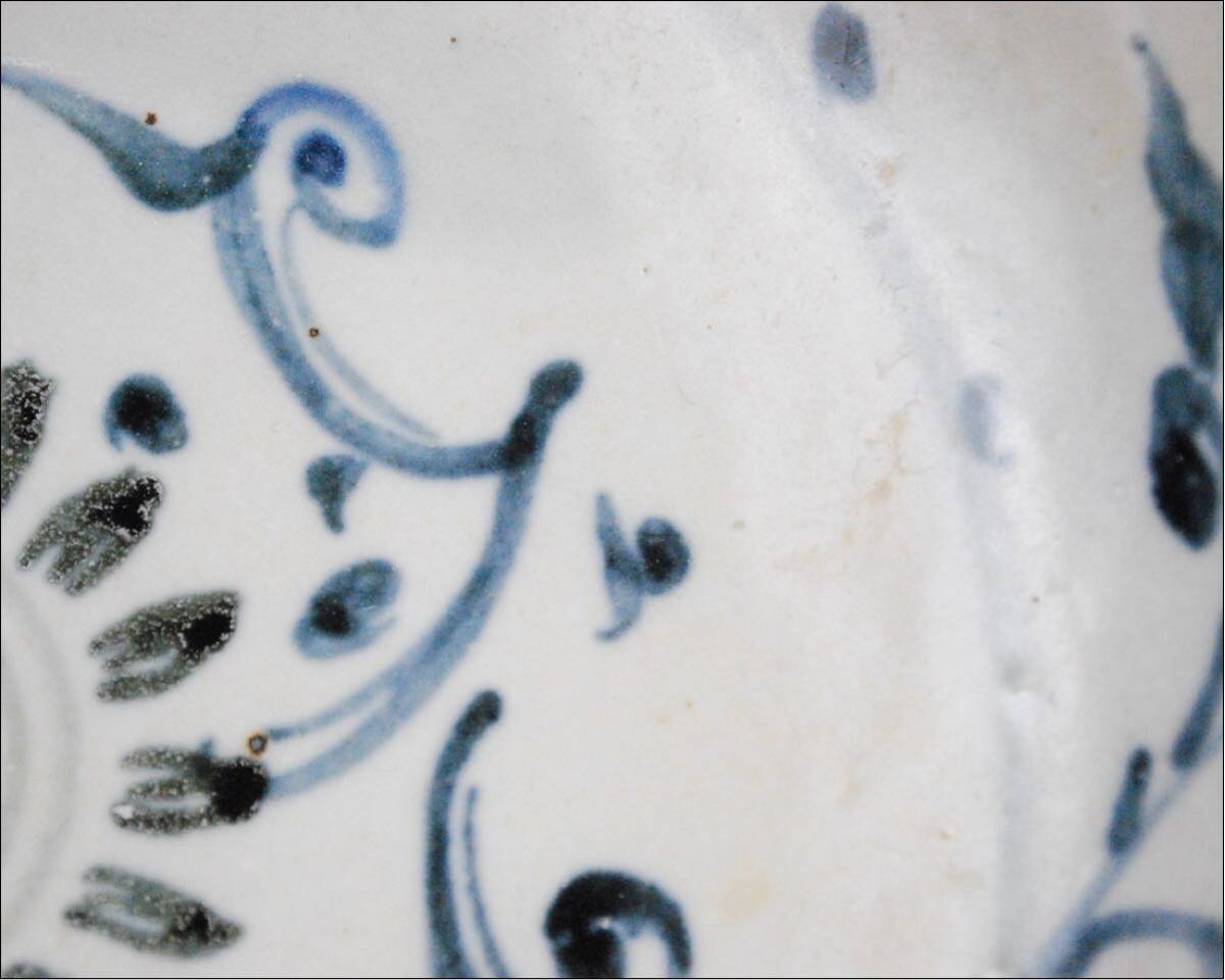 ベトナム 黎朝 15～16世紀 安南 染付 草花文皿 22.5cm