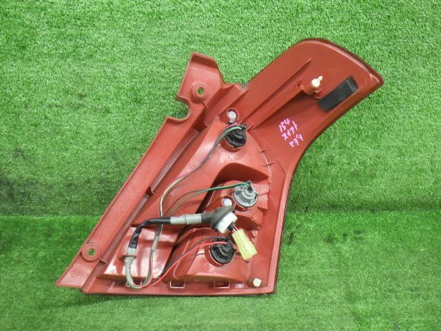 ★ 即決あり H18年 スイフト DBA-ZC11S 左 テール ランプ 35670-63J00 ノーマルバルブ STANLEY P4476 [ZNo:07009400]