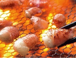 牛しろころ500g」 牛ホルモン(パイプ) 焼肉店用 牛丸腸 シロコロホルモン 焼肉 BBQ 牛丸腸500g モツ鍋 10kg迄送料同額にて同梱可能??！