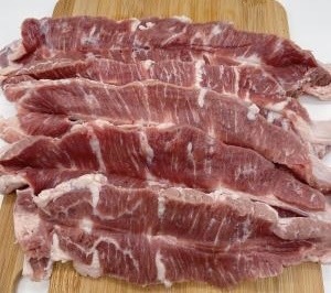 屠場直送!!本場北海道から!!豚ムキサガリ 500g さがり 皮むき ハラミ 富良野 國産豚サガリ ブタさがり 豚はらみ 國産ぶたハラミ 國産ポーク