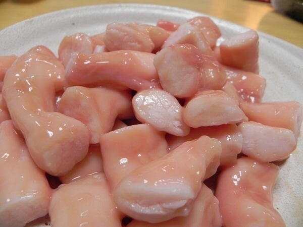 牛しろころ500g」 牛ホルモン(パイプ) 焼肉店用 牛丸腸 シロコロホルモン 焼肉 BBQ 牛丸腸500g モツ鍋 10kg迄送料同額にて同梱可能??！