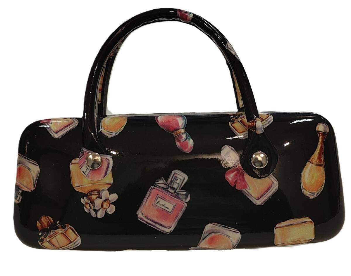 新品未使用 おしゃれなコスメ柄　メガネケース 小物　香水柄 ハードケース ブラック　持ち運び　【ATTENTION】_画像1