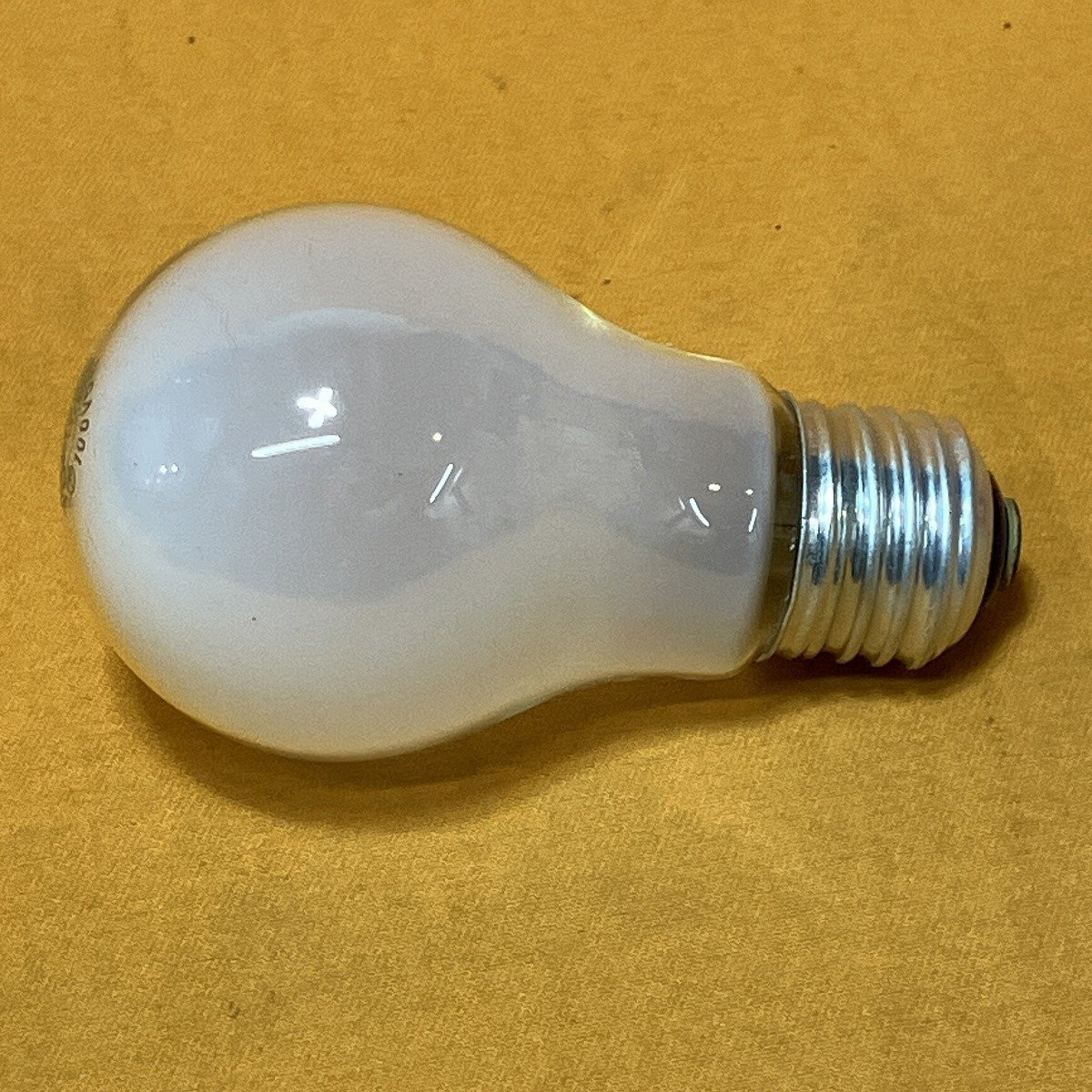 【1円出品】白熱電球 東芝 LW100V57WN 60W形 サテイゴー
