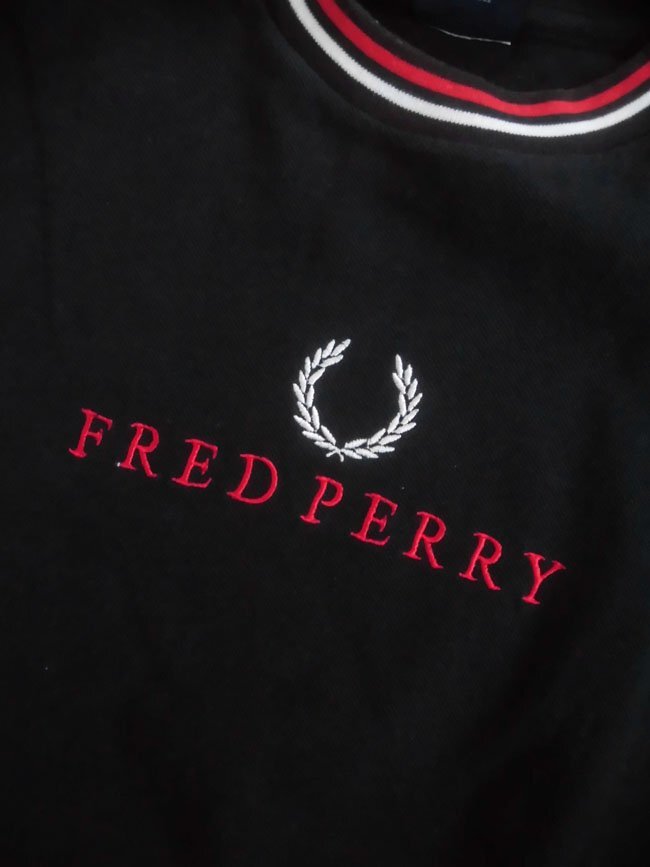 FRED PERRYフレッドペリー リブライン 月桂樹 センターロゴ刺繍 カノコ 半袖 Tシャツ/メンズM程度/リンガーTシャツ/ブラック/メンズ/日本制