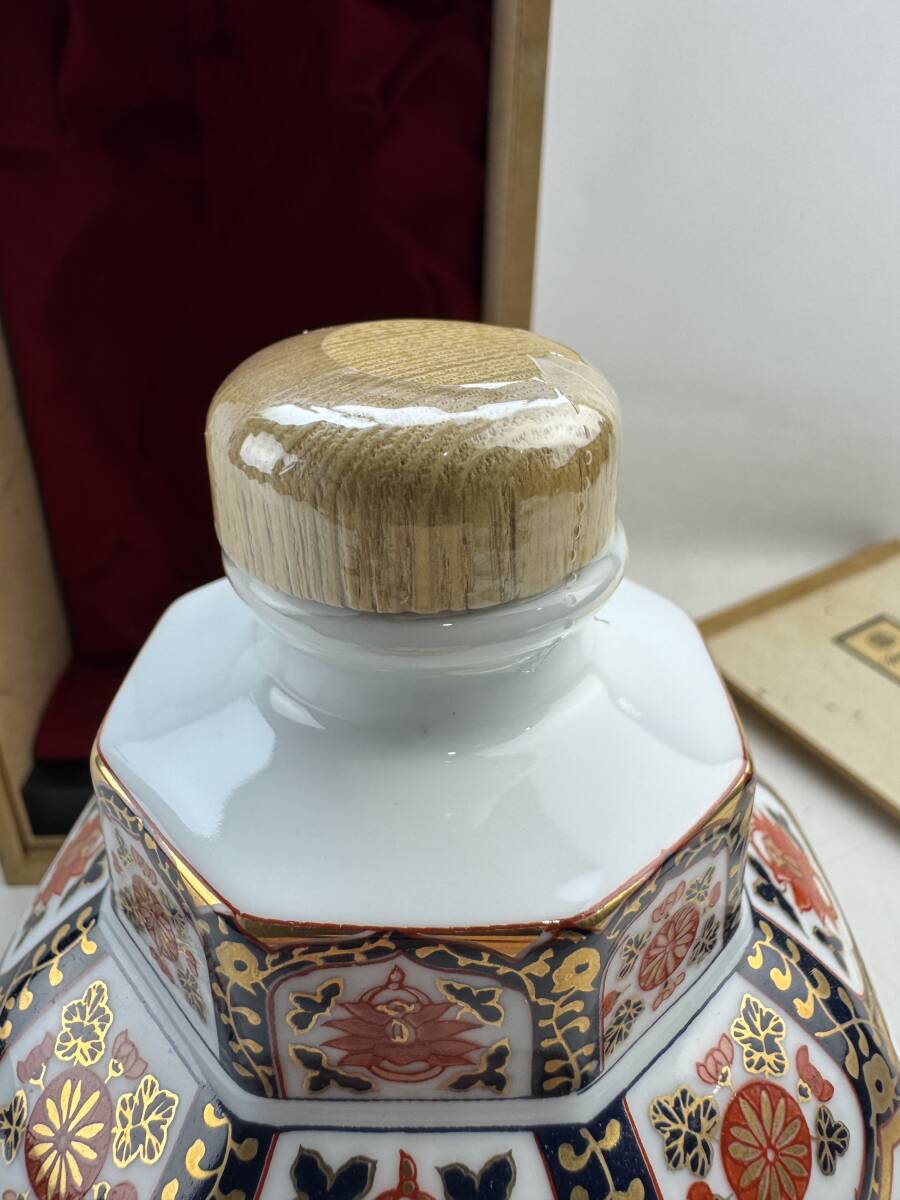 ニッカ スペシャルエイジ 有田焼 古伊万里文様 花籠ボトル 660ml