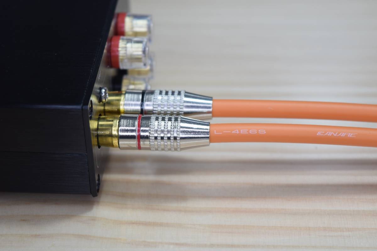 ■■ Canare L-4E6S(OR) ＋RCA Gp_plug（NB01）/0.95m×2本