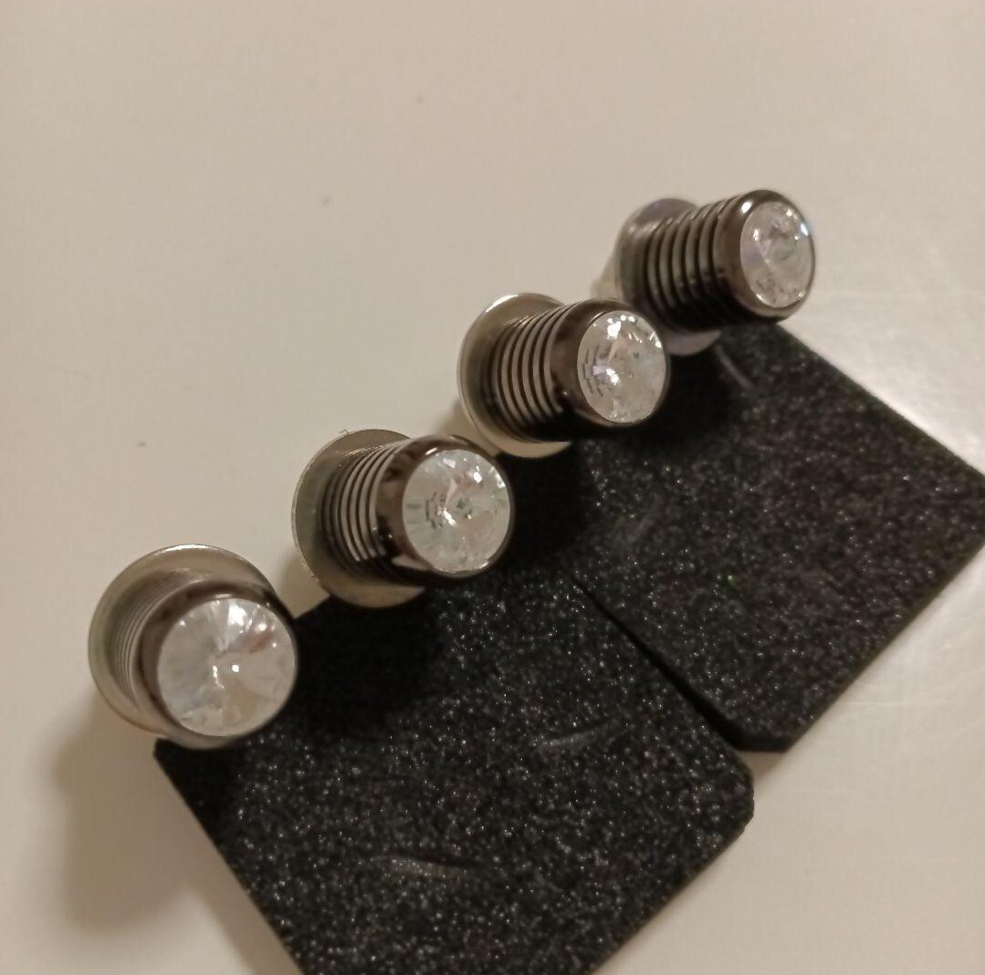 新品　4個セット　ナンバーボルト スワロフスキー クリスタル　ジュエル　エルス　ELS ワッツ　ナンバー　ボルト　SWAROVSKI