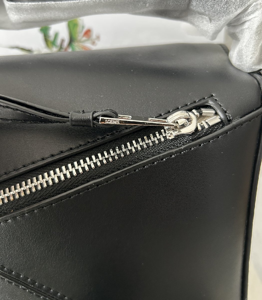 ロエベ 【LOEWE】 ハンドバッグ ショルダーバッグ puzzle レザー 本革