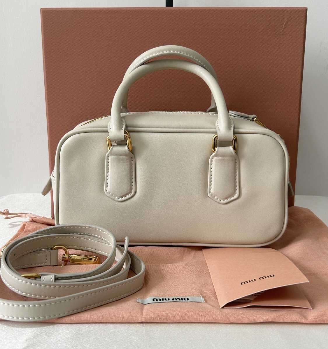 ミュウミュウ MIUMIU 2WAY レザー 本革 ハンドバッグ ショルダーバッグ レディー