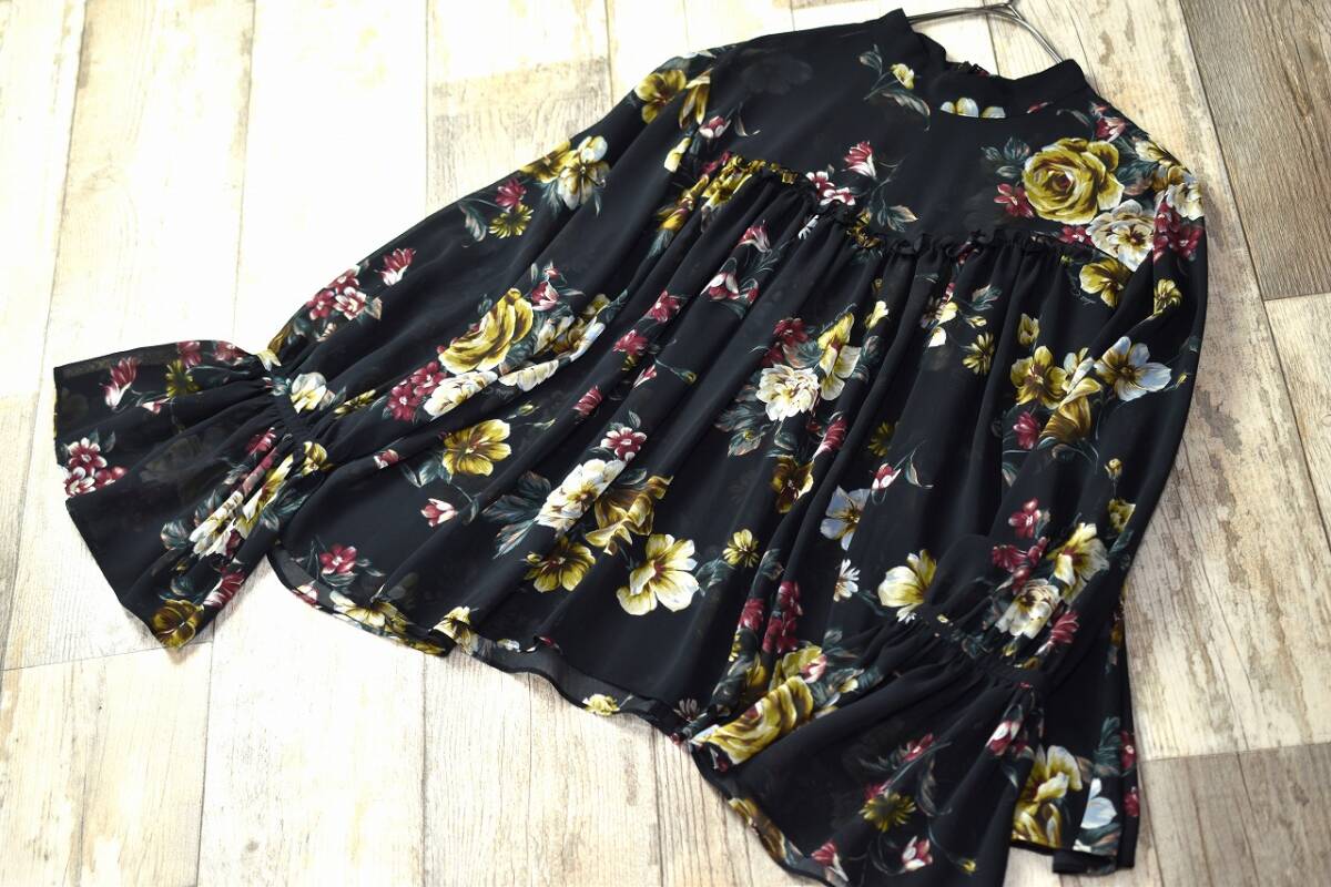 ロイスクレヨン LoisCRAYON フレアスリーブ花柄シアーシフォンプルオーバーブラウス サイズM 黒色