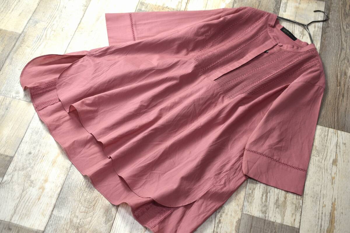 DAMA ダーマコレクション ピンタック入りノーカラーブラウスチュニック 