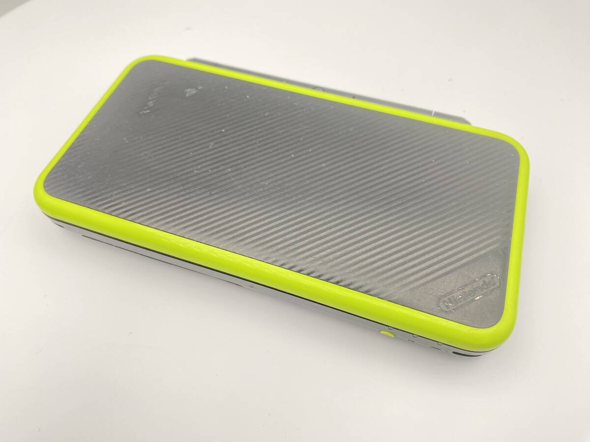 New Nintendo 2DS LL ブラック×ライム 本体 通電確認済み 現状品