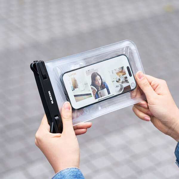 スマートフォン用防水ケース 2ポケットタイプ JIS保護(hù)等級(jí)IPX8相當(dāng)の防水性能を?qū)g現(xiàn) 大小2つに分かれたポケットに収納可能: P-WPS2P05BK