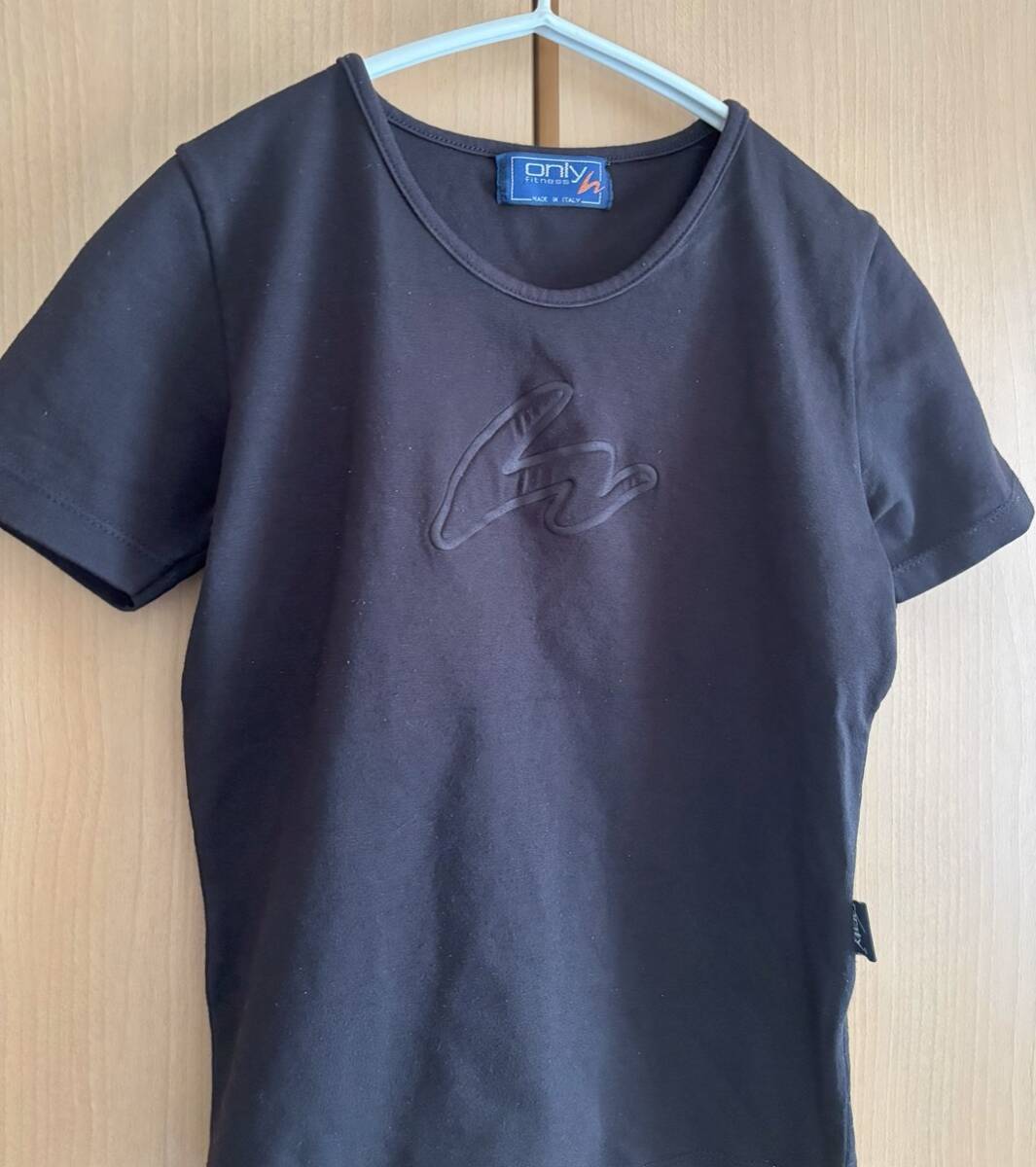 ☆【only】カットソー 半袖 シャツ フィットネス 黒 レディース Sサイズ ITALY☆