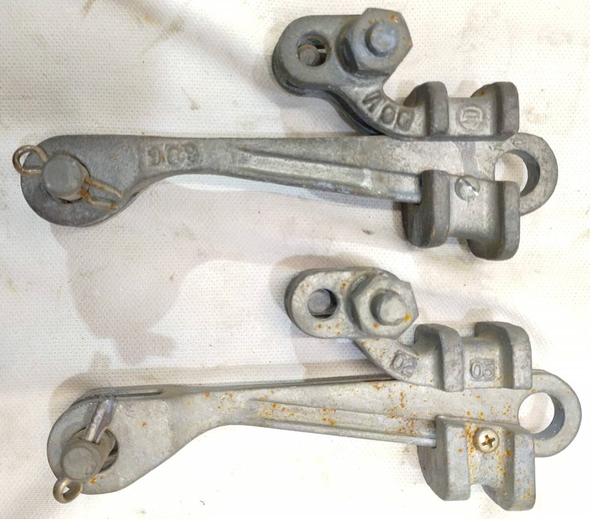 Z代A 恒和工業 引留クランプ 銅線用 懸垂碍子用 耐張 クランプ型 小38 中古 2個セット ジャンク扱い (検 シメラー カムラー)_画像2